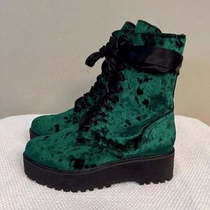 Green Velvet Sin Combat Boots Widow Dollskill size 11 Rare Gothic Goth Punk